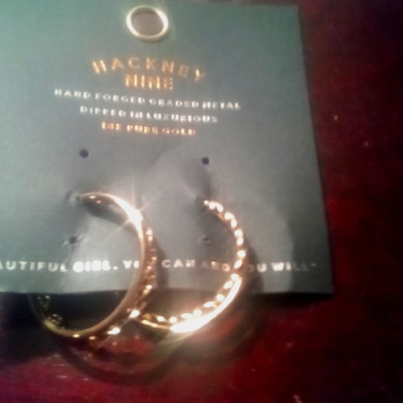 NWT Double Stacked Gold Hoop Earrings - Picture 4 of 5